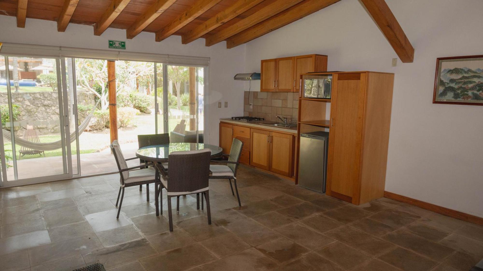 Habitación Cuádruple Económica con baño compartido